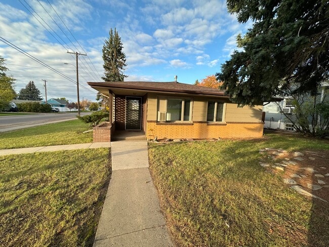 Primary Photo - 815 23rd St S