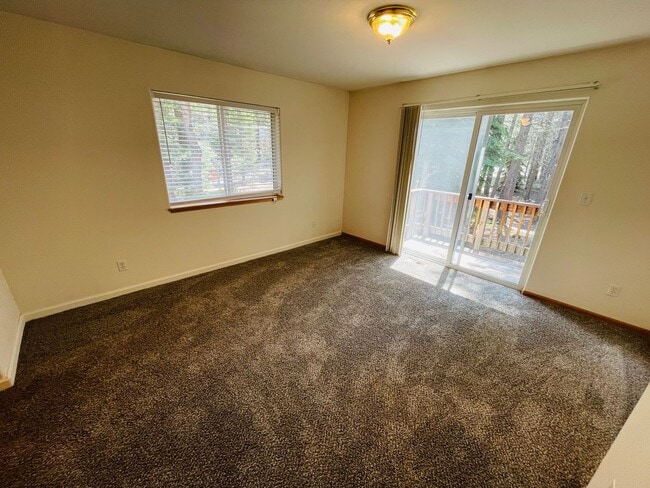 Building Photo - 3 bed 2 bath house for rent in South Lake Tahoe