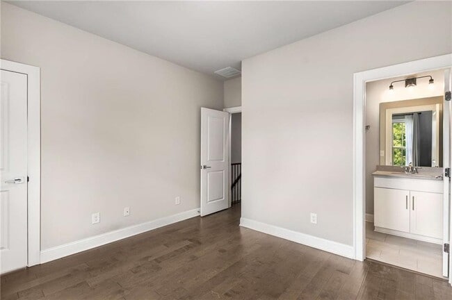 Building Photo - 4312 Parkside Pl