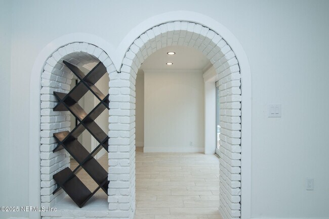 Building Photo - 111 Zoratoa Ave