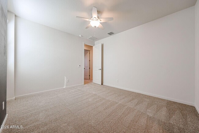 Building Photo - 14090 W Old Oak Ln