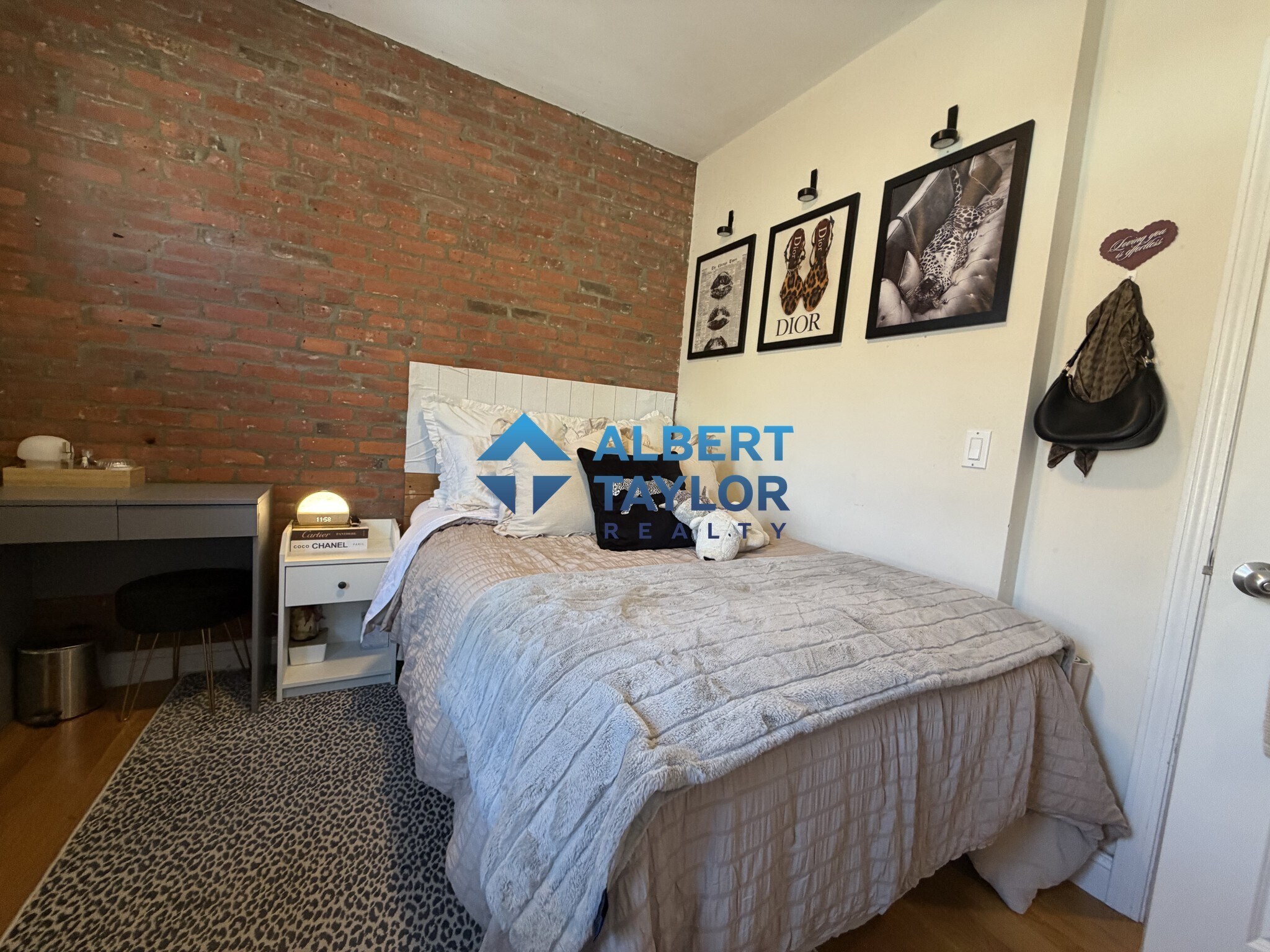 Building Photo - 34 Sussex St