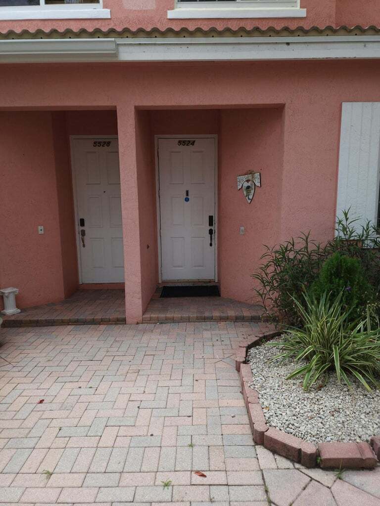 Building Photo - 5524 Boynton Gardens Dr