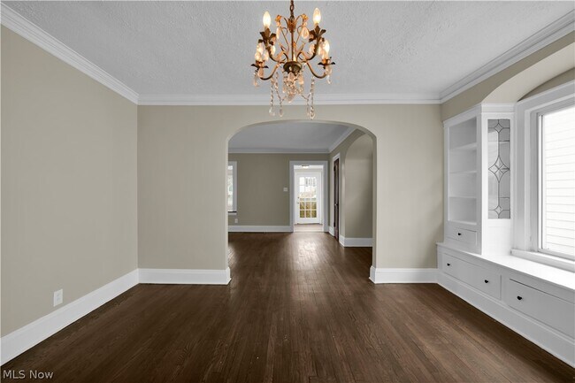 Building Photo - 11103 Lincoln Ave