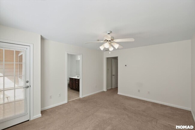 Building Photo - 235 River Green Ave