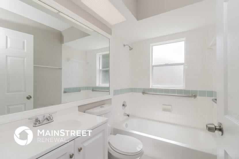 Building Photo - 8358 Natoma St