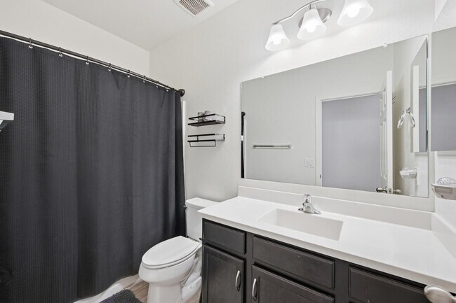 Building Photo - 21359 W Alvarado Rd