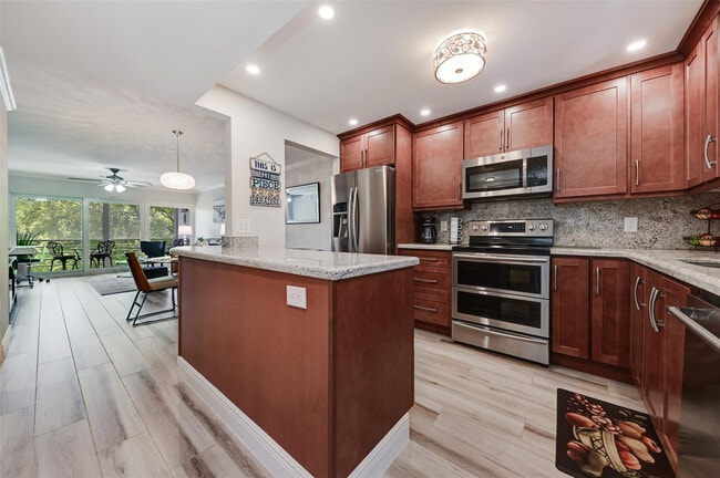 Building Photo - 773 Jeffery St