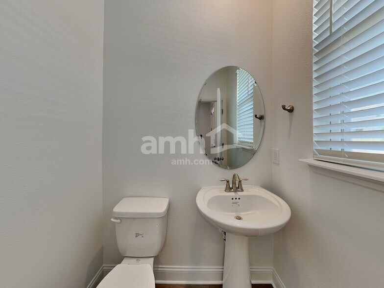 Building Photo - 16393 Aubergine Aly