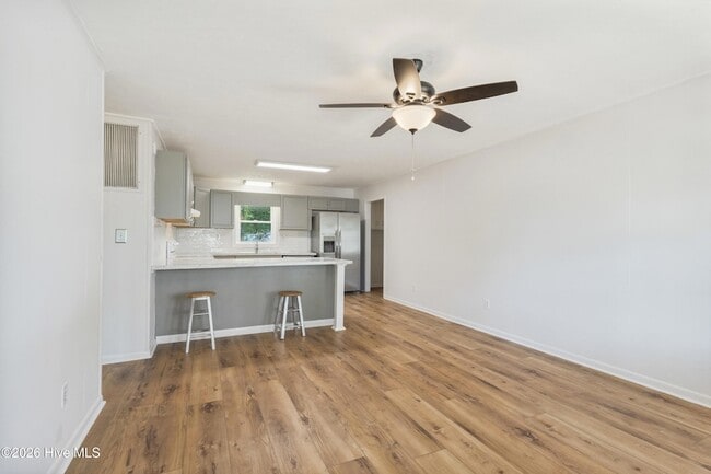 Building Photo - 1070 River Dr SW
