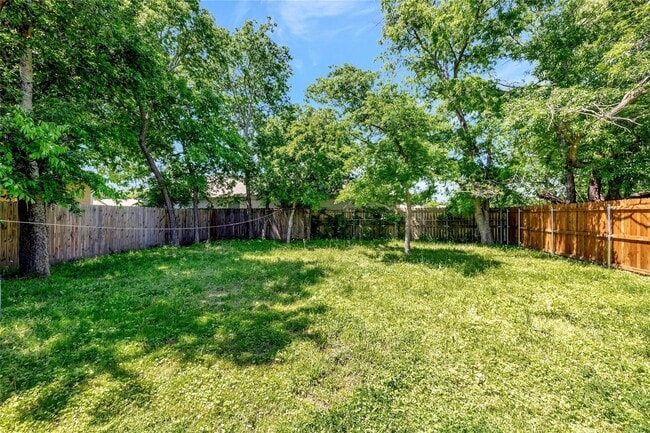 Building Photo - Adorable 2 bed, 1 bath house in Fort Worth