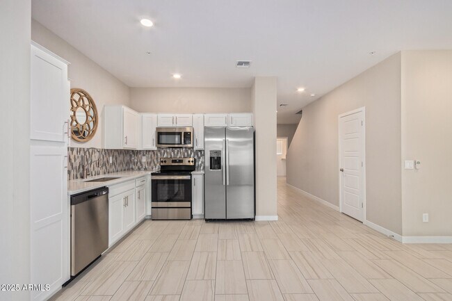 Building Photo - 2134 W Harmont Dr