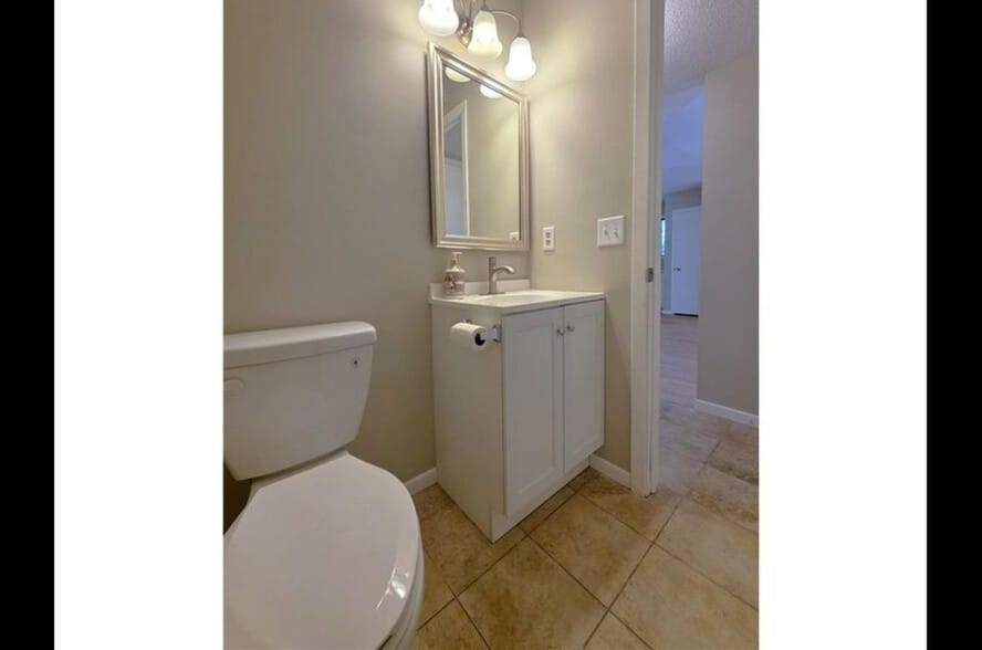 Building Photo - 4710 Lenore Ln