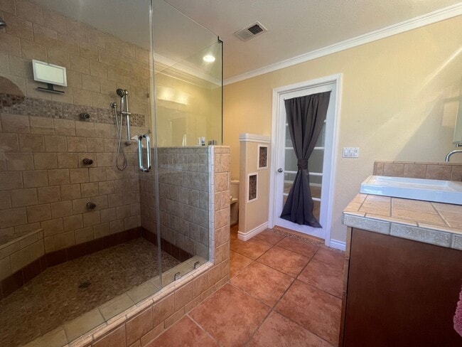 Building Photo - 3 Bed 2 Bath House in Bear Valley Springs!