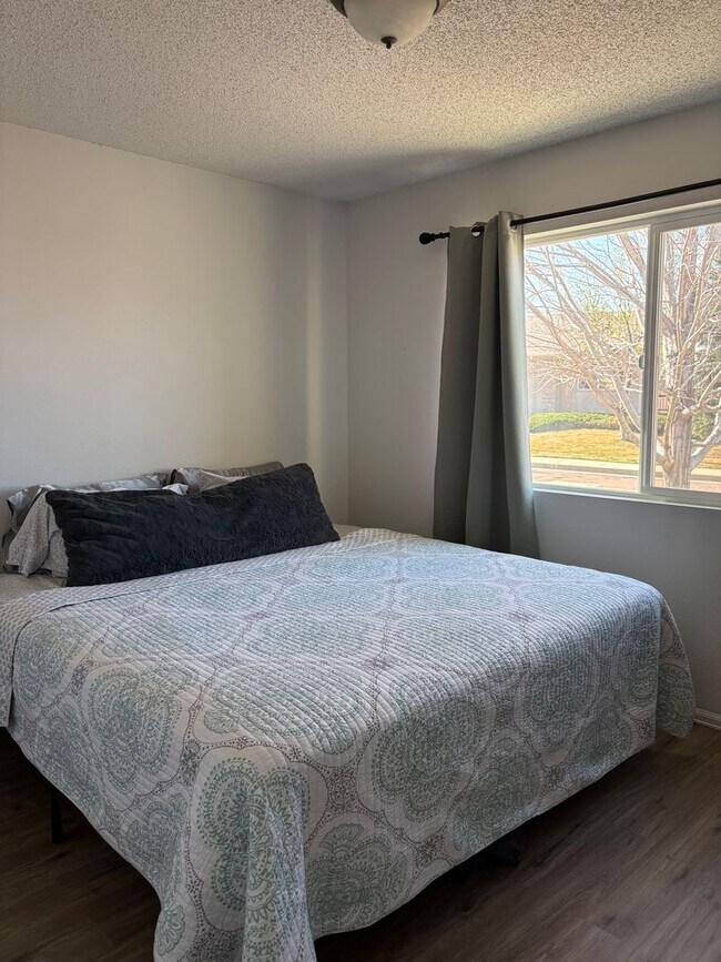 Building Photo - 4 Bedroom 3.5 Bath in Widefield