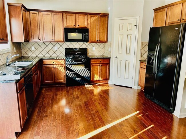 Building Photo - 306 Knelston Oak Dr NE