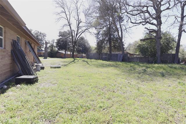 Building Photo - 1004 W Cayuga Dr