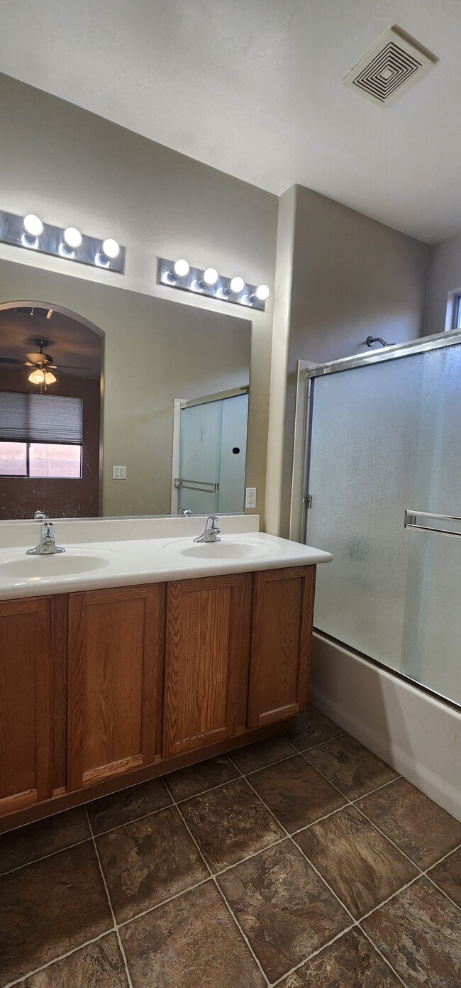 Building Photo - 5074 N River Fringe Dr