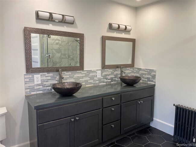 Building Photo - 12 Pine Hill Rd