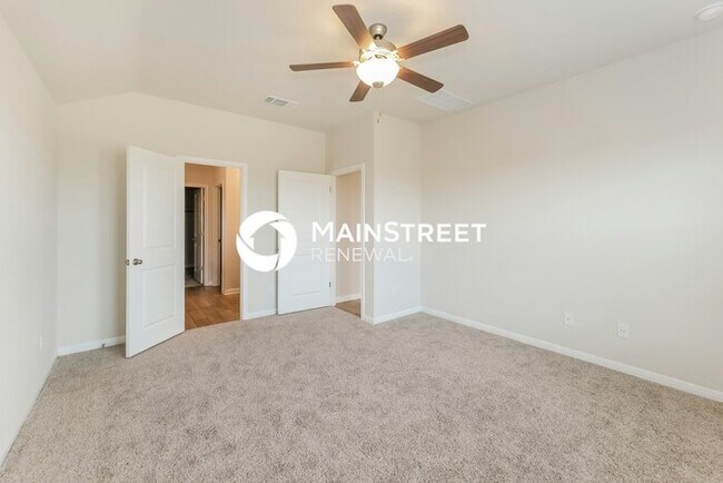 Building Photo - 3 Bedroom Pet-Friendly Home in Hutto, TX w...