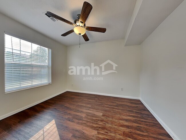 Building Photo - 1048 Reveres Run