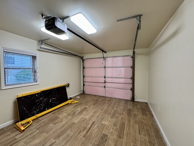 Building Photo - 212 Talah Ln