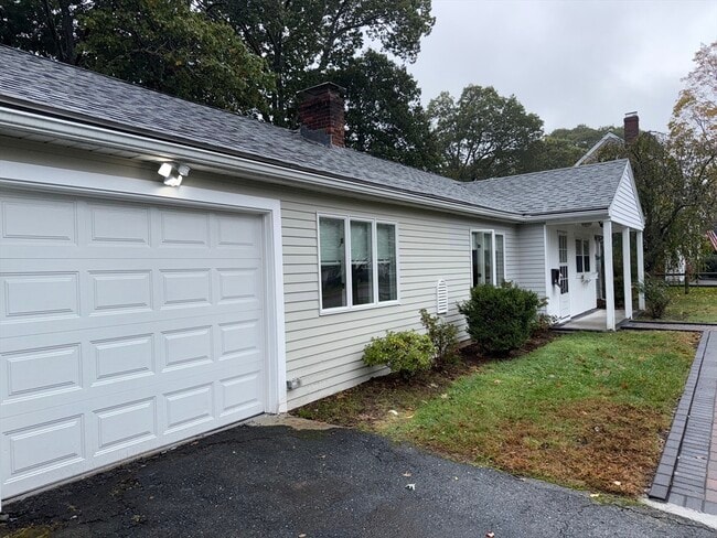 Primary Photo - 10 Spring Valley Rd