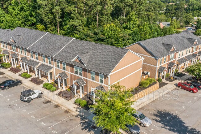 Building Photo - 207 Adderman Dr