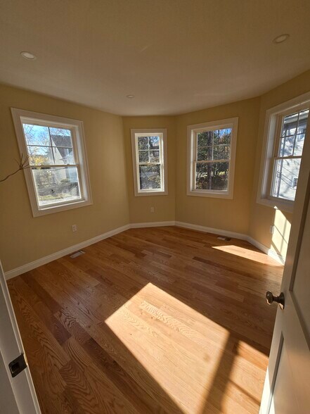 Building Photo - 3 Glenley Ter