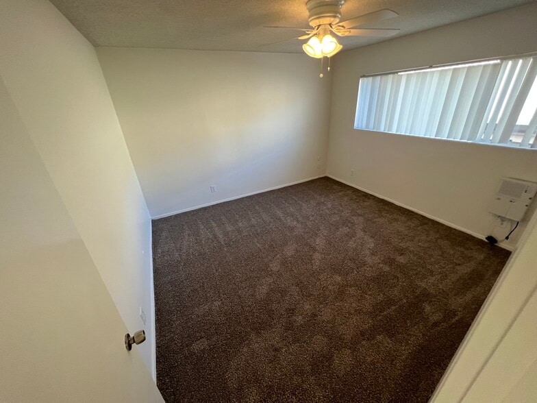 Guest Bedroom - 2650 E 19th St