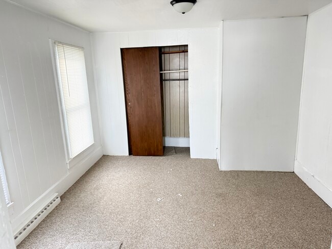 Building Photo - 121 W Plymouth St