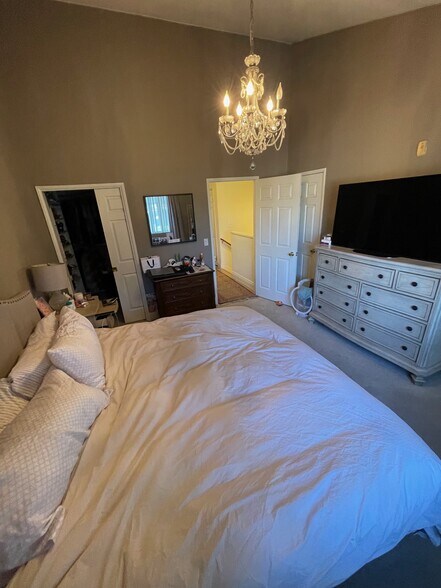 Primary Bedroom - 4600 Don Lorenzo Dr