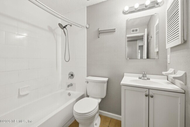 Building Photo - 7600 Pheasant Run Dr