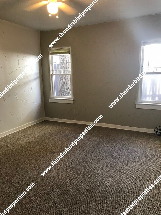 Building Photo - CNM/UNM Beauty