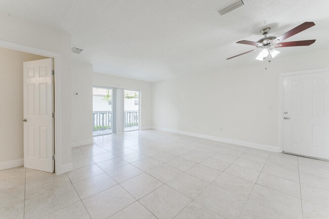 Building Photo - 201 SW 7th St