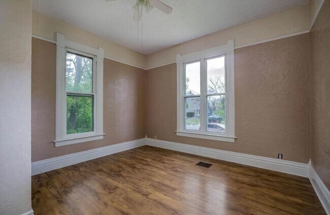 Building Photo - 330 W Withrow St