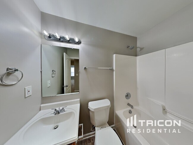 Building Photo - 106 Newport Dr