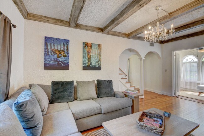 Building Photo - 424 28th St