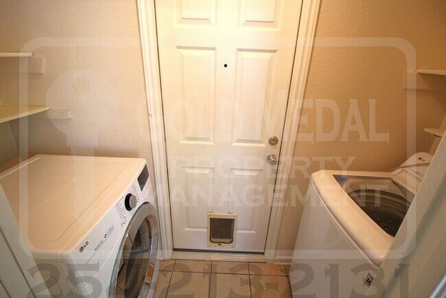 Building Photo - 602 Aries Ave