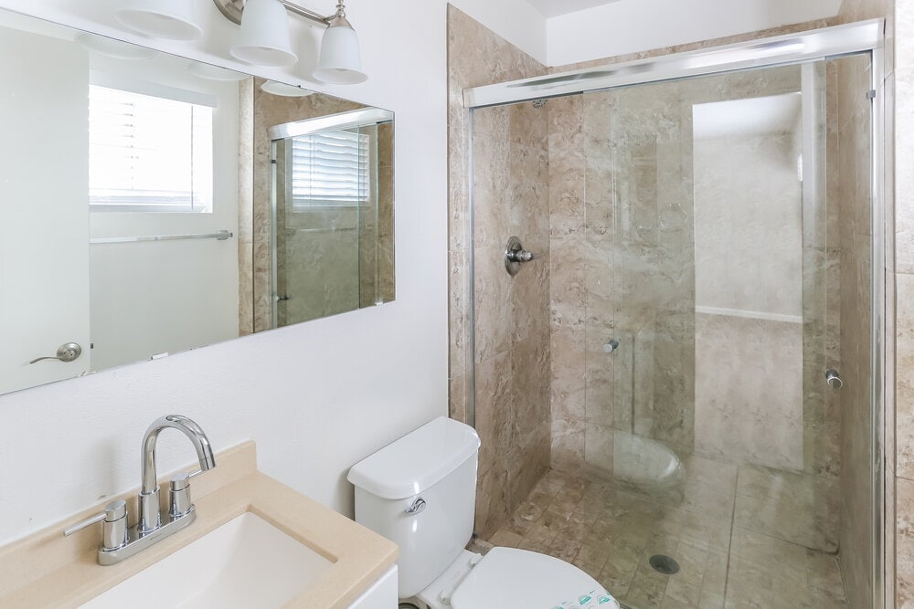 Building Photo - 1417 E Irwin Ave