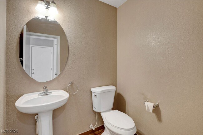 Building Photo - 1259 Black Cherry St