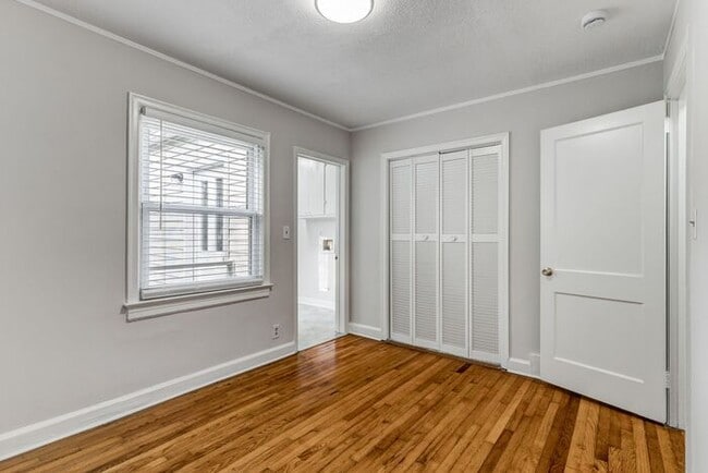 Building Photo - 2 Bed, 2 Bath in the Garden Homes neighborhood of Greensboro!