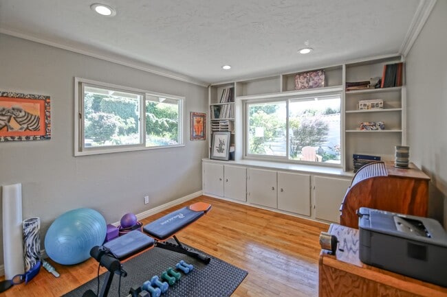 Building Photo - FULLY FURNISHED, CHARMING & AIRY, 4BR2BA MONTEMALAGA HILLTOP HOME W/ “QUEENS NECKLACE” VIEWS, 2-C...