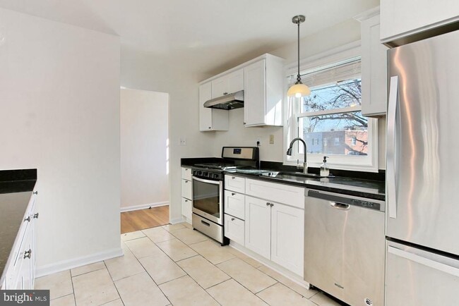 Building Photo - 2942 Landover St