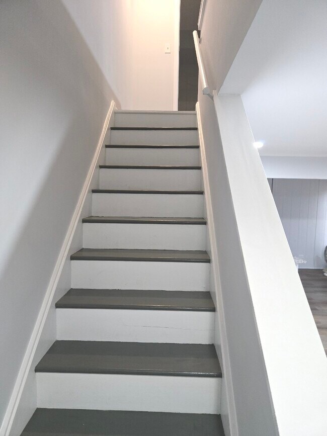 Building Photo - 3341 Beacon St