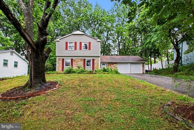 Building Photo - 1405 Peachwood Ln
