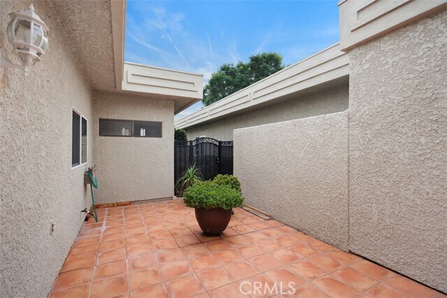 Building Photo - 5594 Avenida Sosiega W