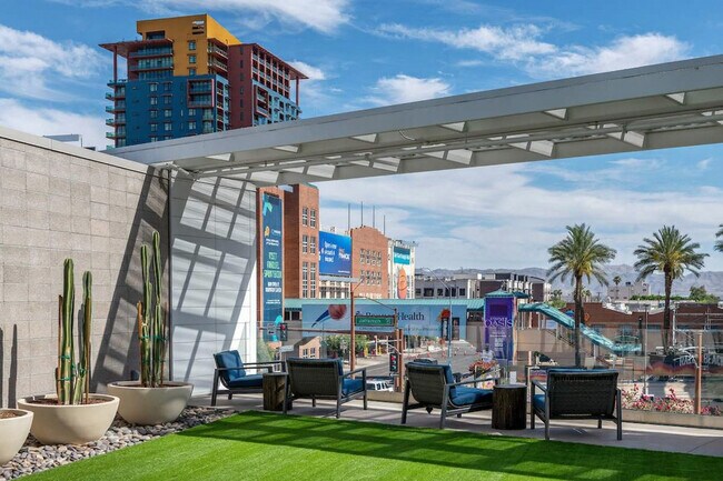 Building Photo - 222 E Jefferson St