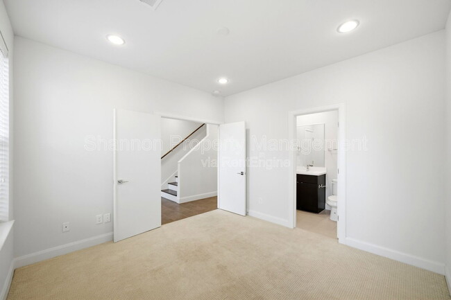 Building Photo - 3131 Leeland St