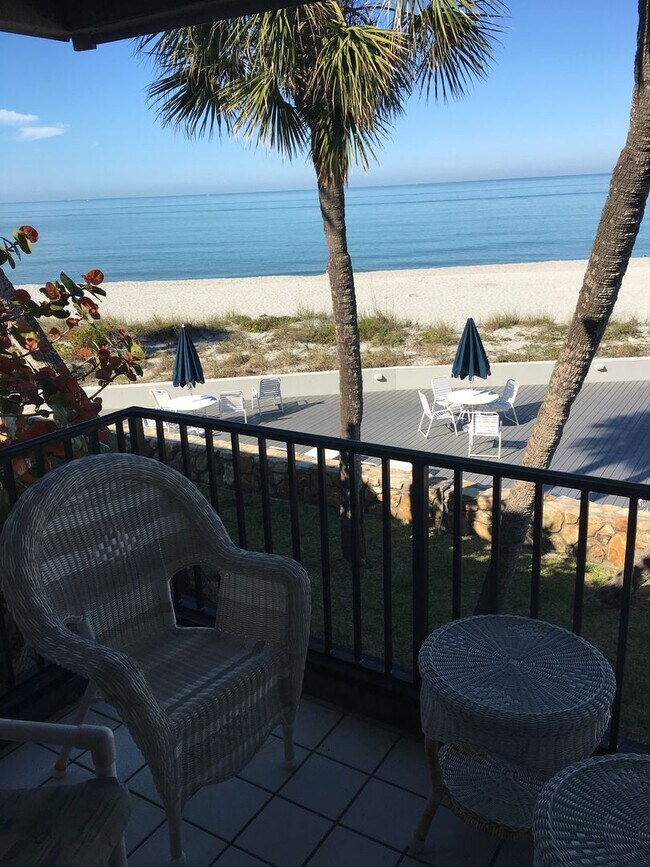 Building Photo - 1555 Tarpon Center Dr